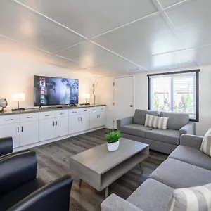 Spacious Disneyland 5 Bedroom 4 Bath House With Game Villa